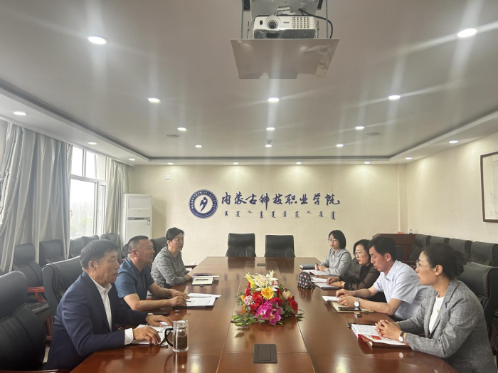學(xué)院召開黨紀(jì)學(xué)習(xí)教育專班會議